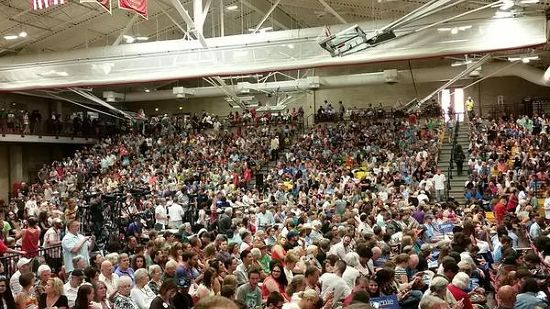 Bernie Wows Them In Denver, Over 5000 Attend Rally