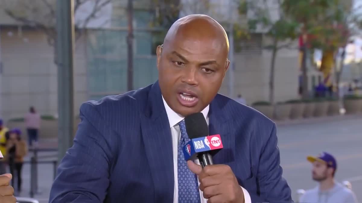 Charles Barkley Blasts Kyrie Irving For Refusing Vaccine - Vimarsana News