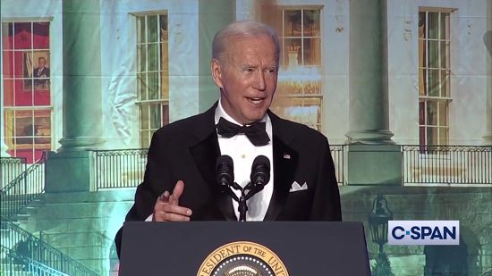 Biden Humiliates FOX At WHCD Over Vaccination Status - Vimarsana News