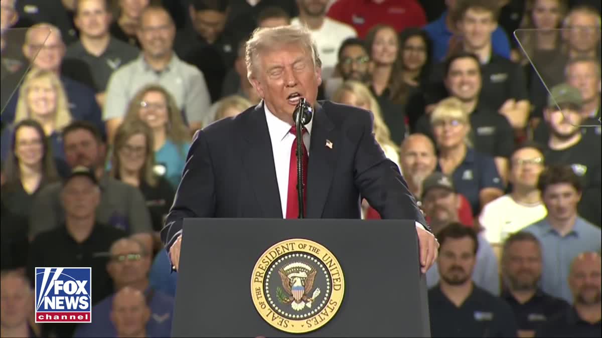 At A Factory Full Of Line Workers, Trump Announces 250 New Luxury SUVs For Himself