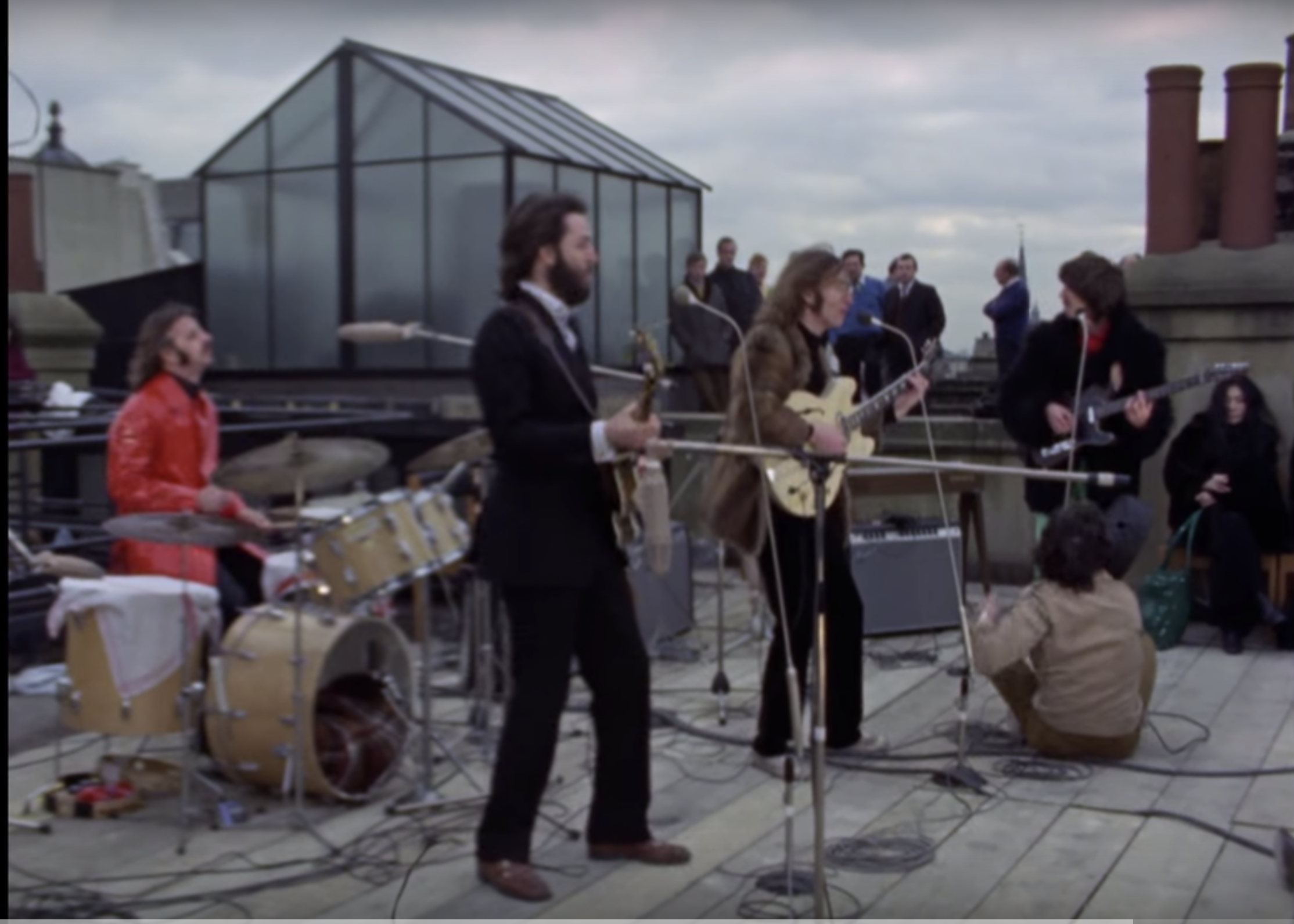 Beatles don t let me down. The Beatles Rooftop Concert 1969. Концерт Битлз на крыше в 1969. Пол Маккартни 1969 Rooftop. Концерт the Beatles на крыше.