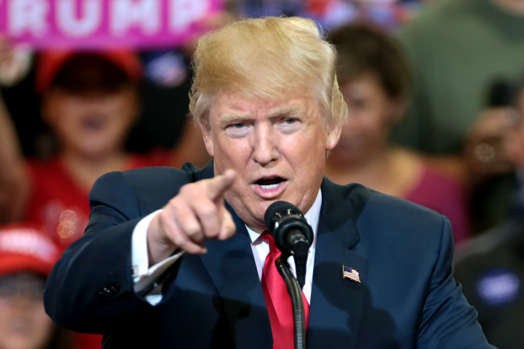 Trump: A Black Columnist Is Picking On Me 'Because I'm WHITE' - Vimarsana News