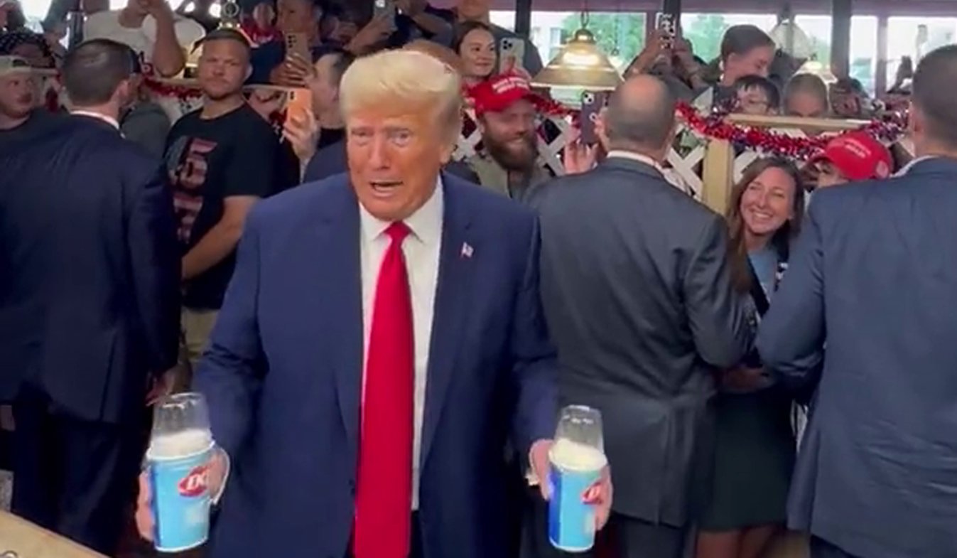 Clueless Trump Has No Idea What Dairy Queen Blizzard Is - Vimarsana News