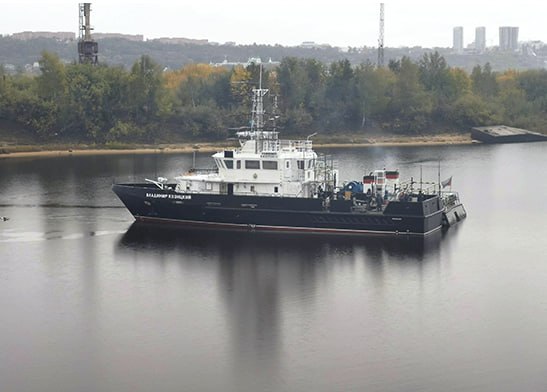 Russian Anti-Mine Ship Blows Itself Up On Russian Mine - Vimarsana News