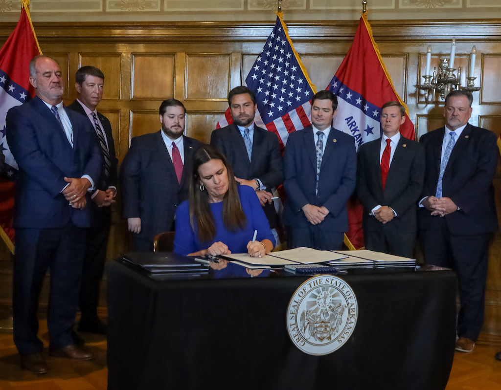 Huckabee Sanders's Latest: Screw Freedom Of Information! - Vimarsana News
