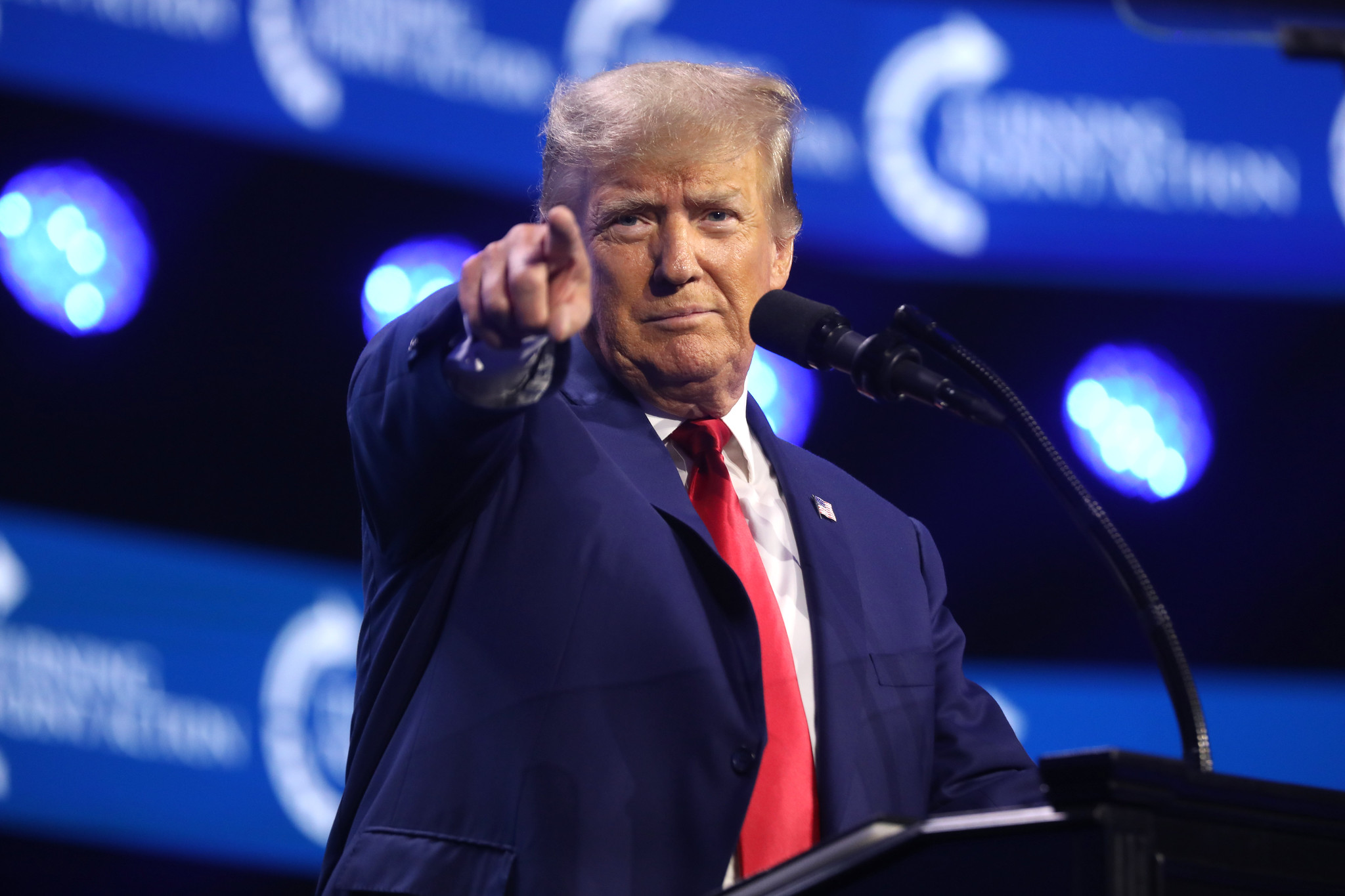 Trump Pledges Preemptive Pardons For Senior White House Officials
